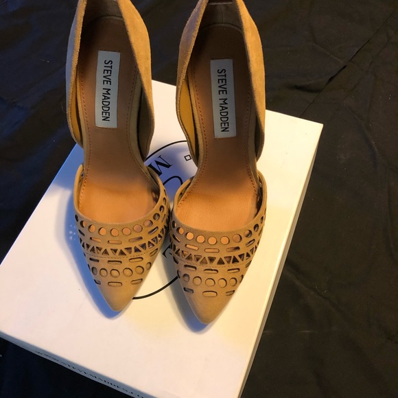 Suede Pumps! - Picture 4 of 7